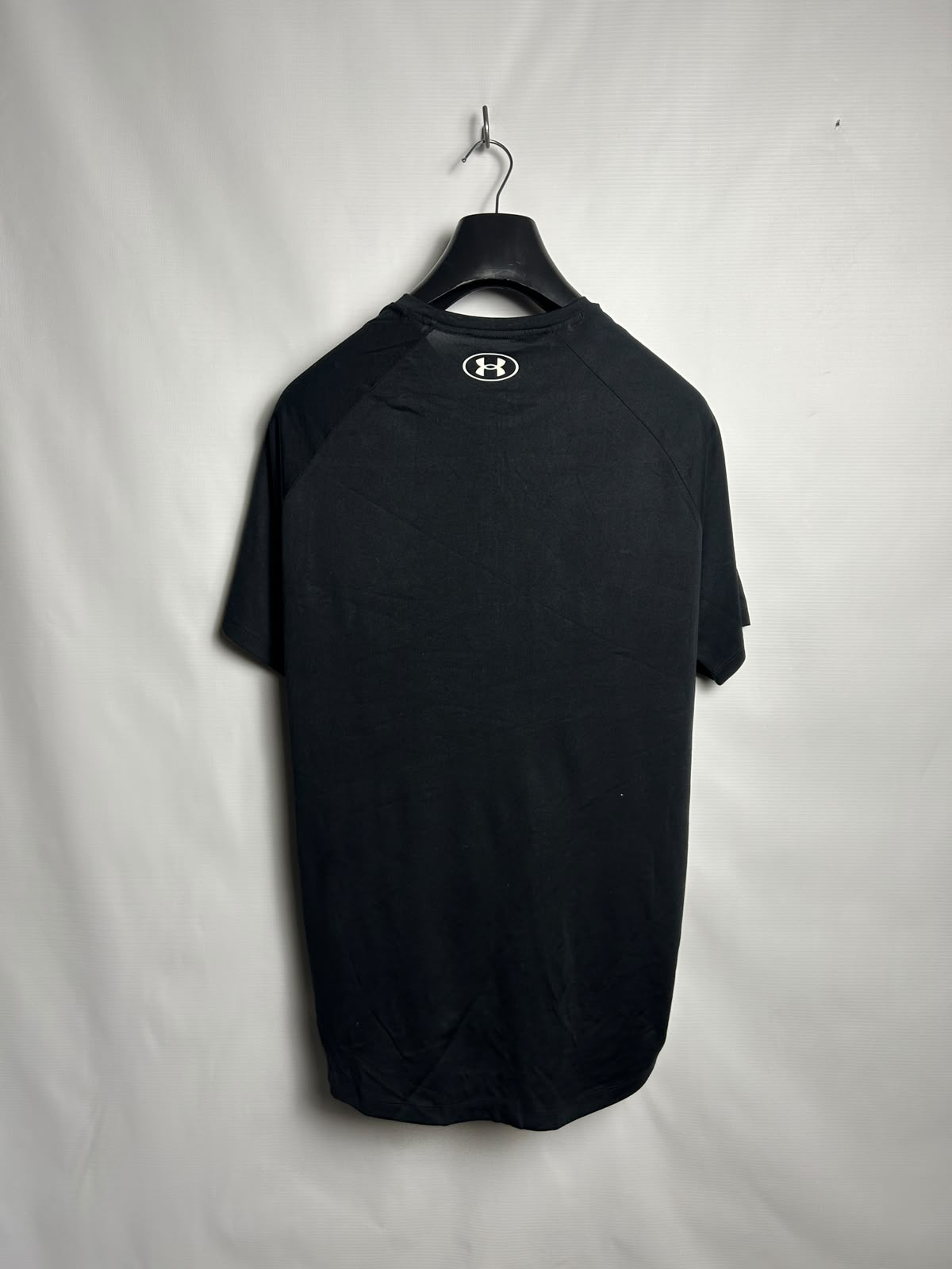Under Armour Big Logo Black Round Neck - Medium