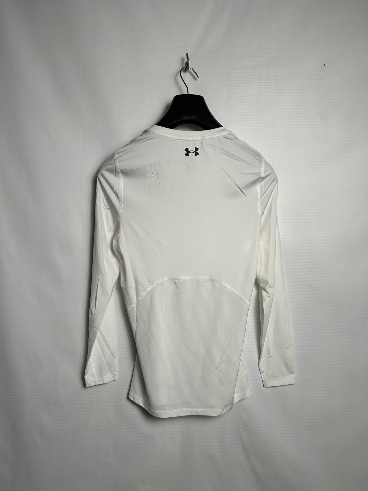 Under Armour Heat Gear White Full Sleeves V Neck - Medium
