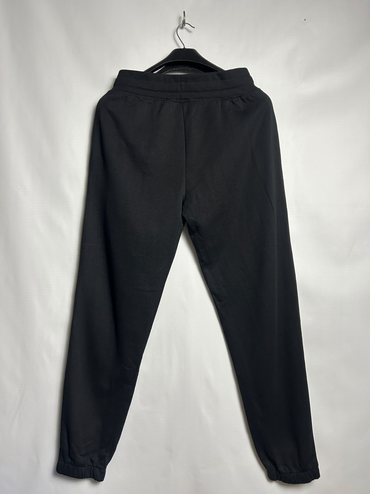 Plain Black - Medium