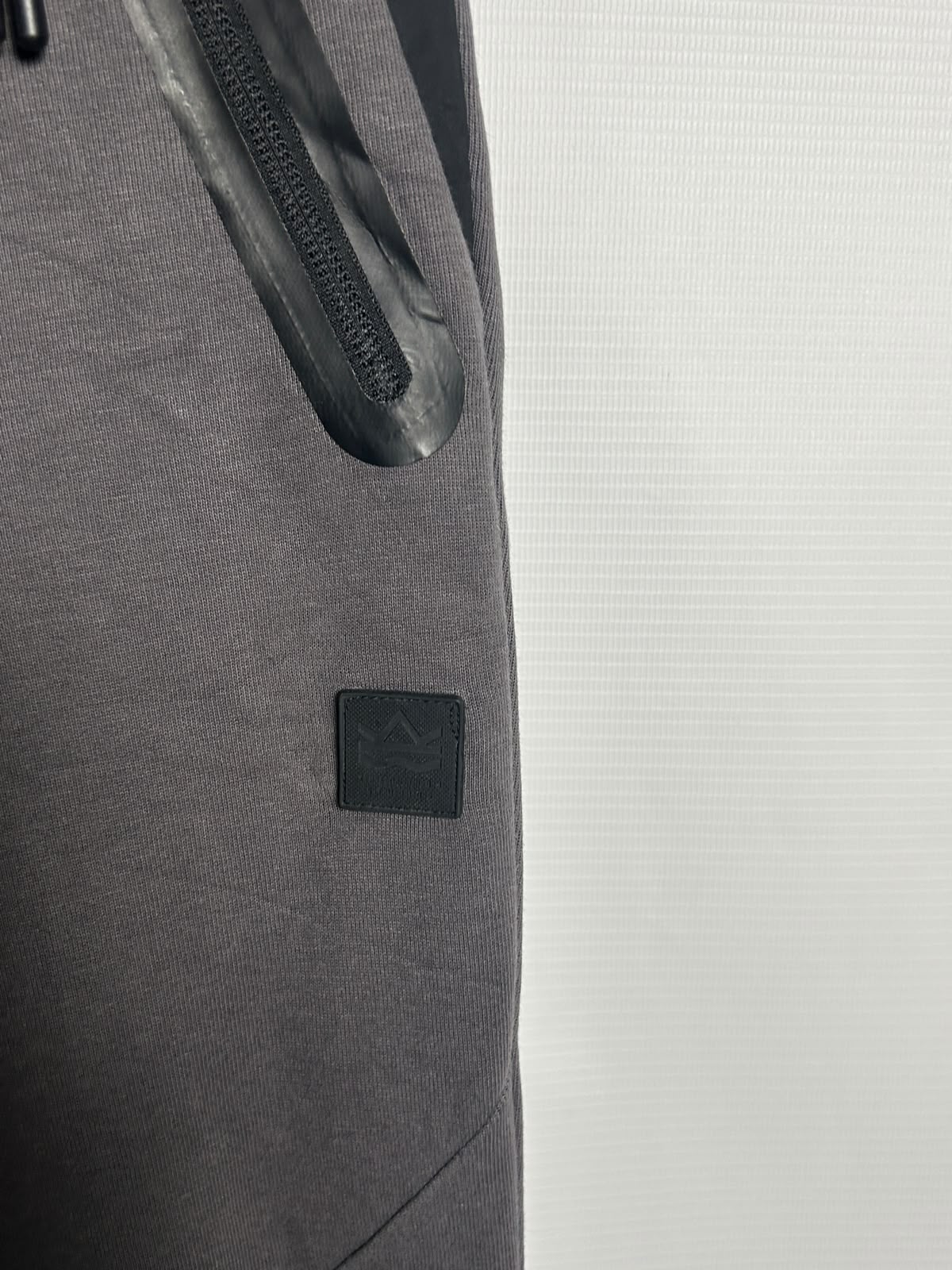 F&F Black - Small