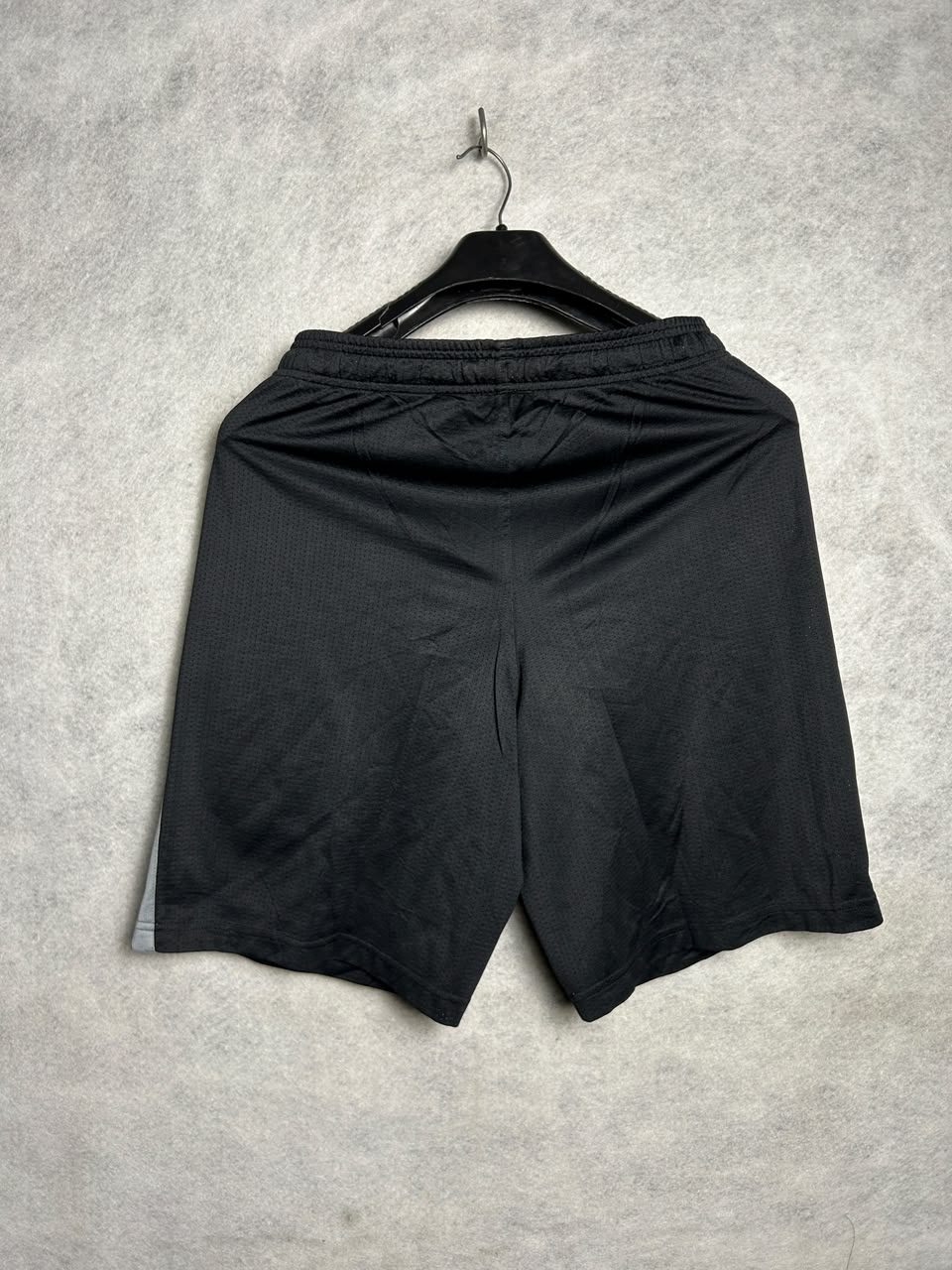 Under Armour Black - Large