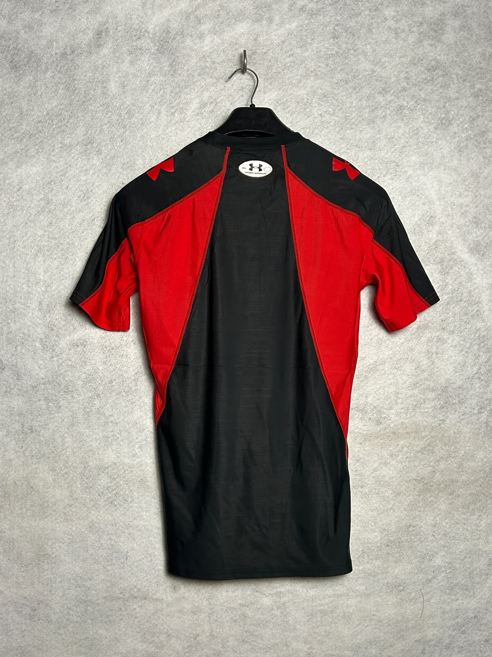 Under Armour Black And Red - Medium