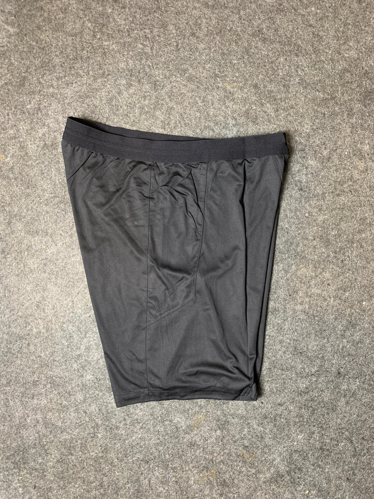 Puma Plain Black Shorts - Large