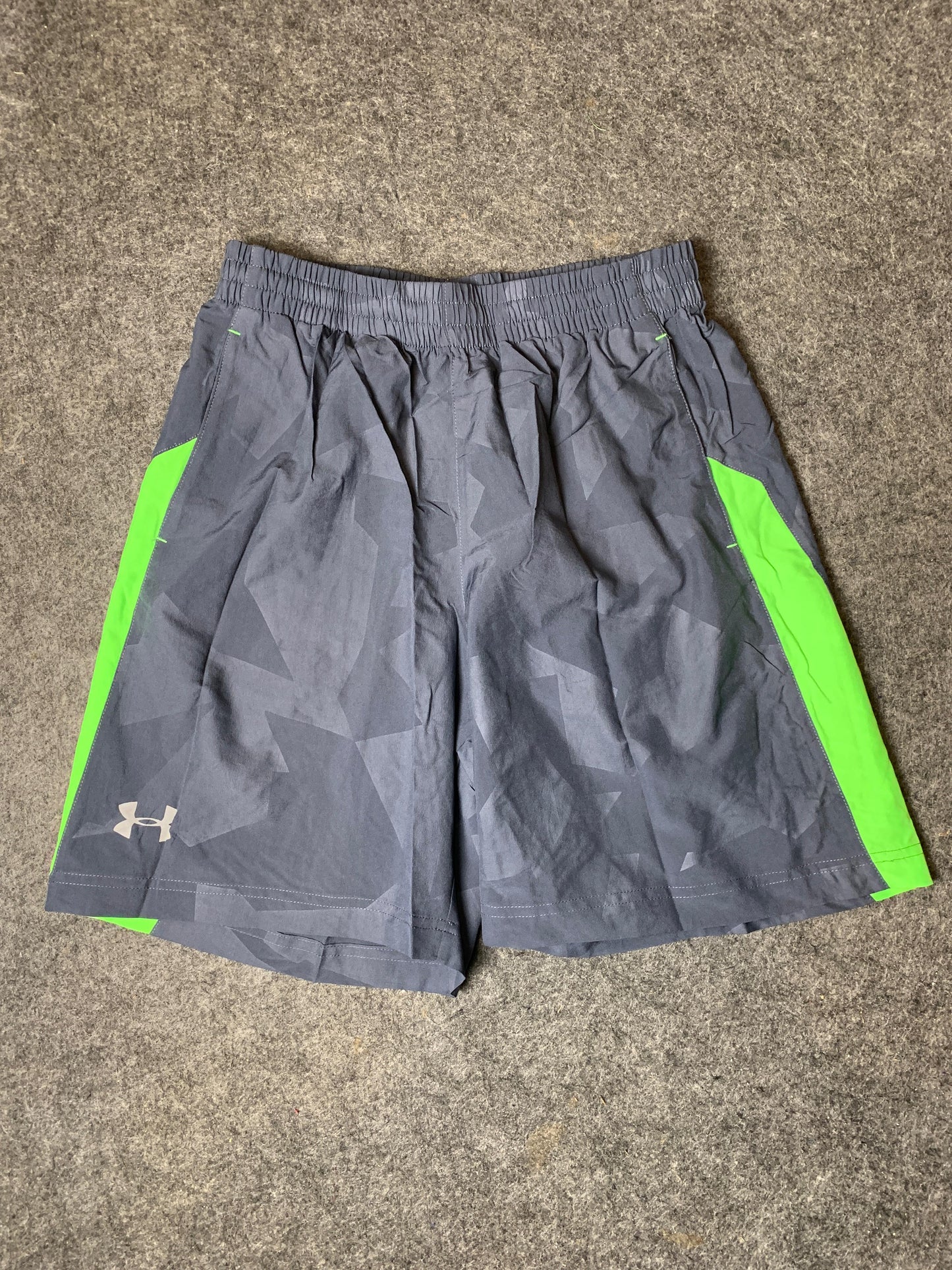 Under Armour Logo Shorts - Small