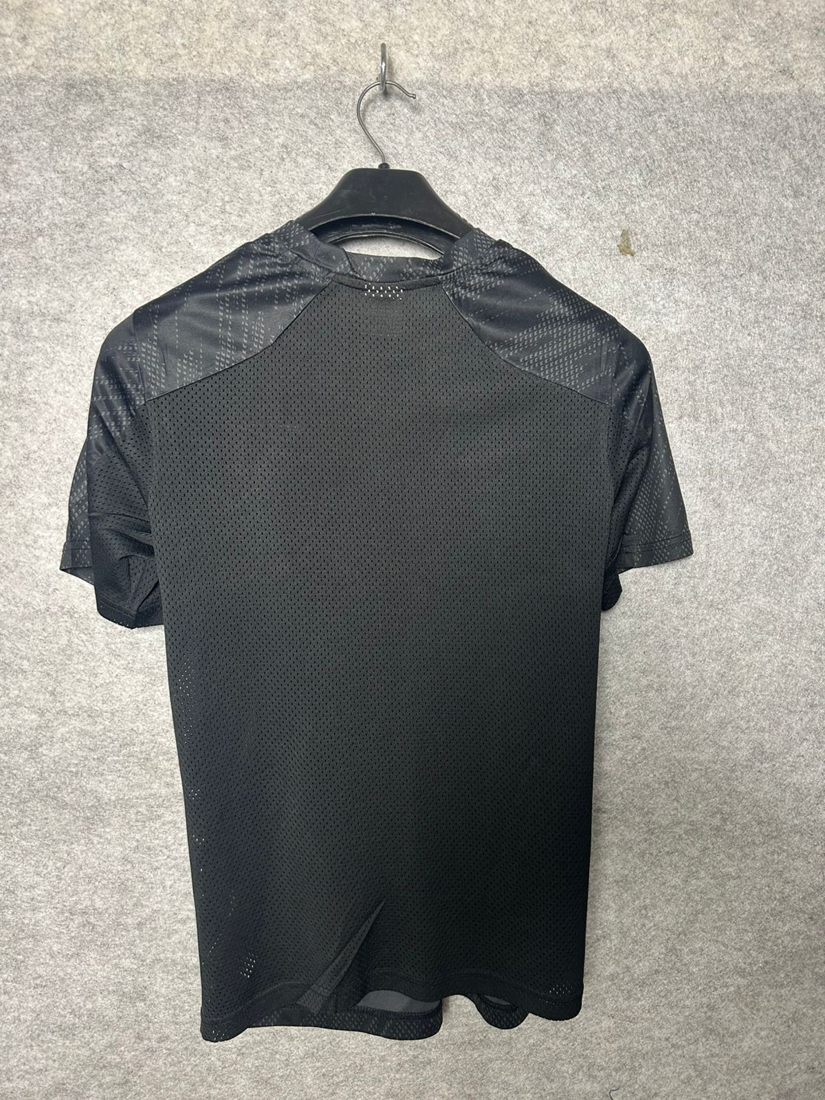 Nike Round Neck Tee - Small