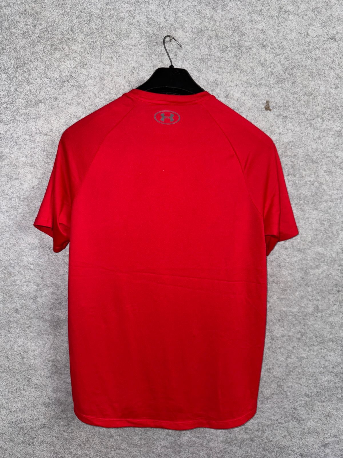 Under Armour Red Round Neck - Large