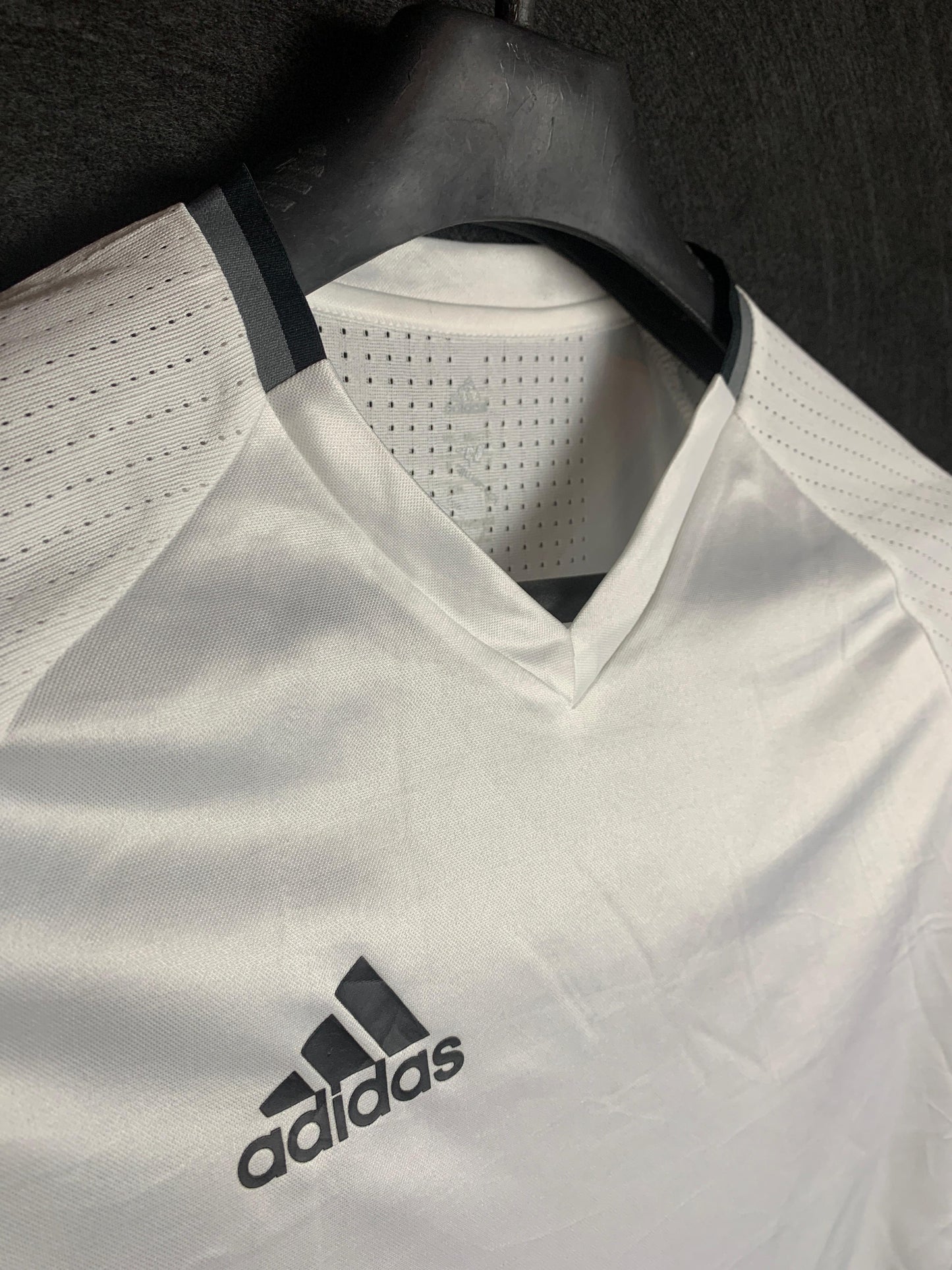 Adidas V Neck - Small