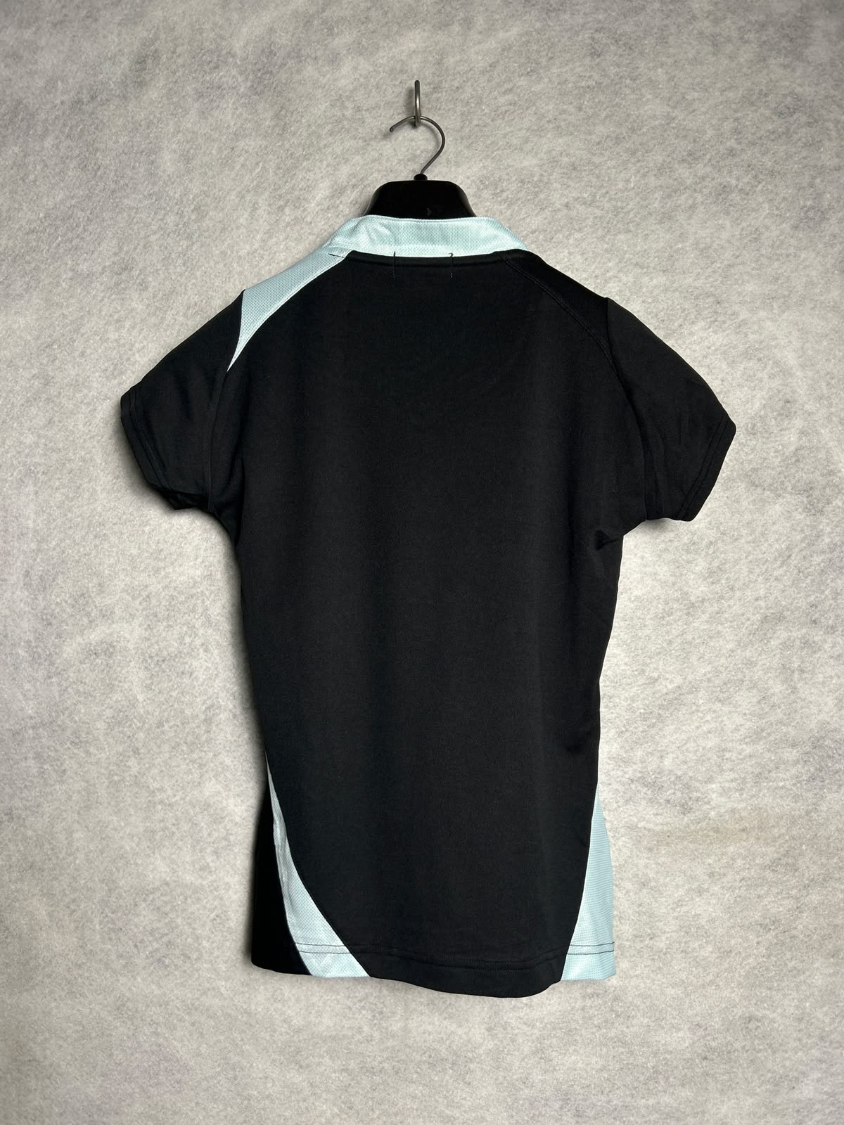 Yonex V Neck - Medium