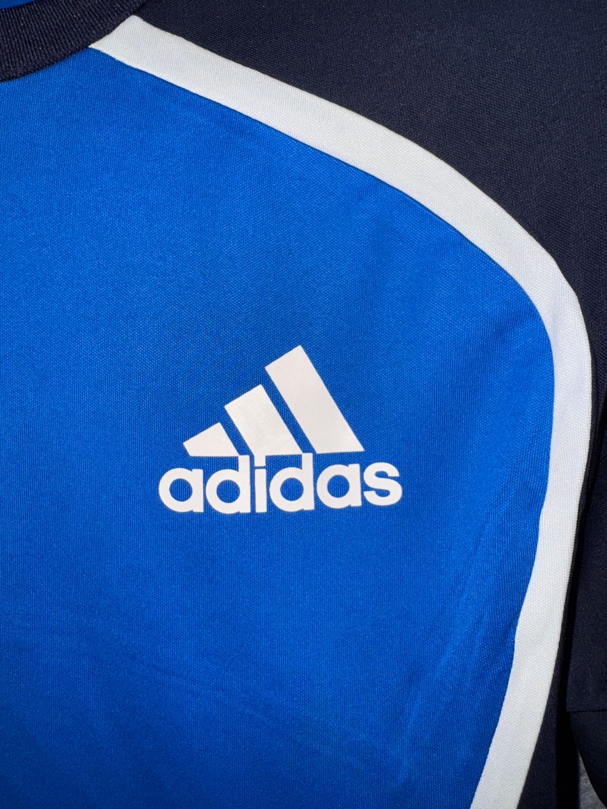 Adidas Round Neck - Large