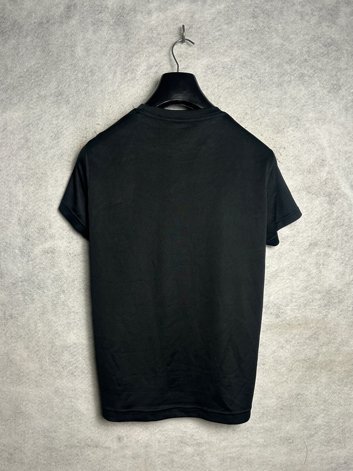 Women Black Round Neck - Medium