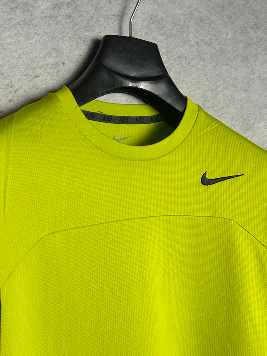 Nike Dri Fit Rond Neck - Large