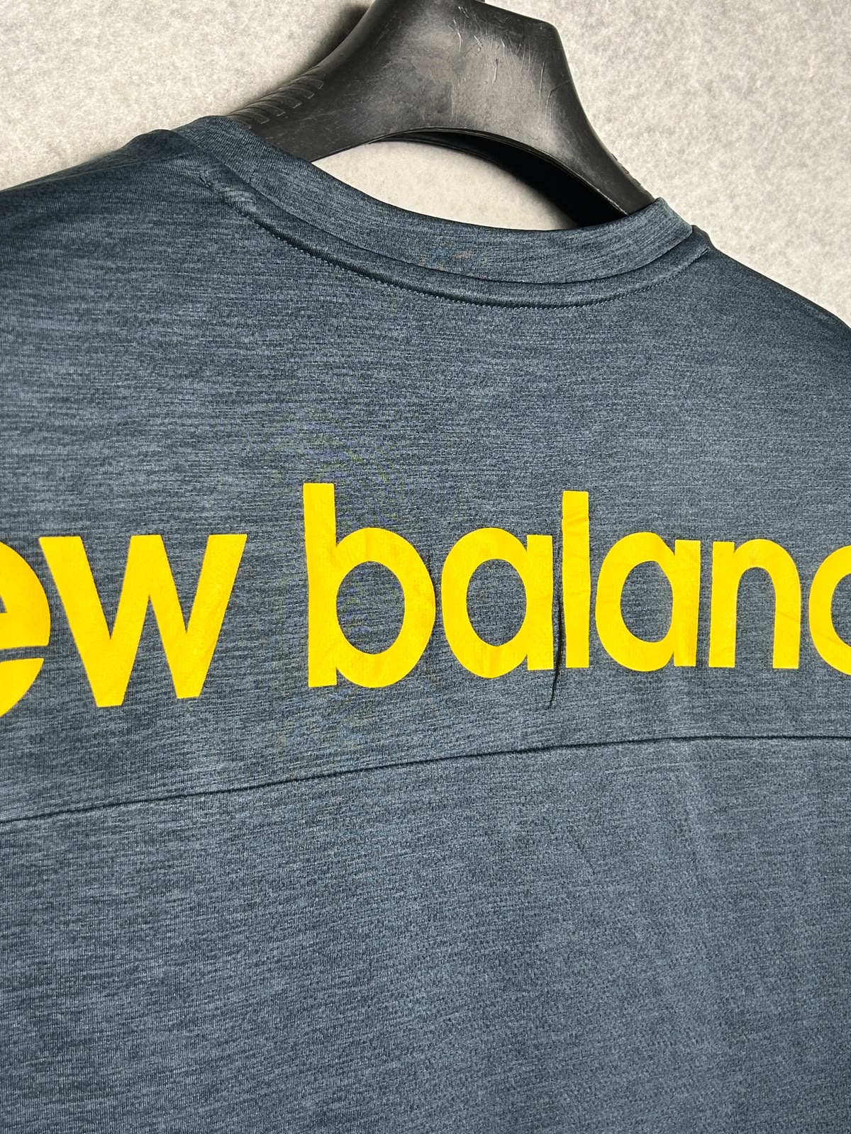 New Balance Round Neck - Medium