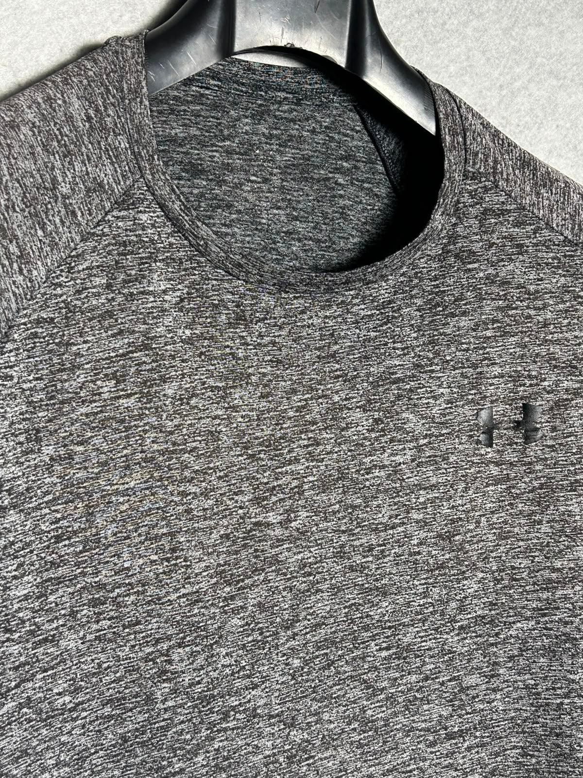 Under Armour Grey Round Neck - XXL
