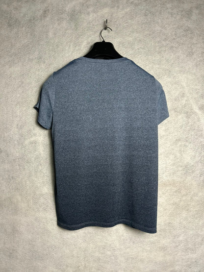 UNIQLO Round Neck - Large