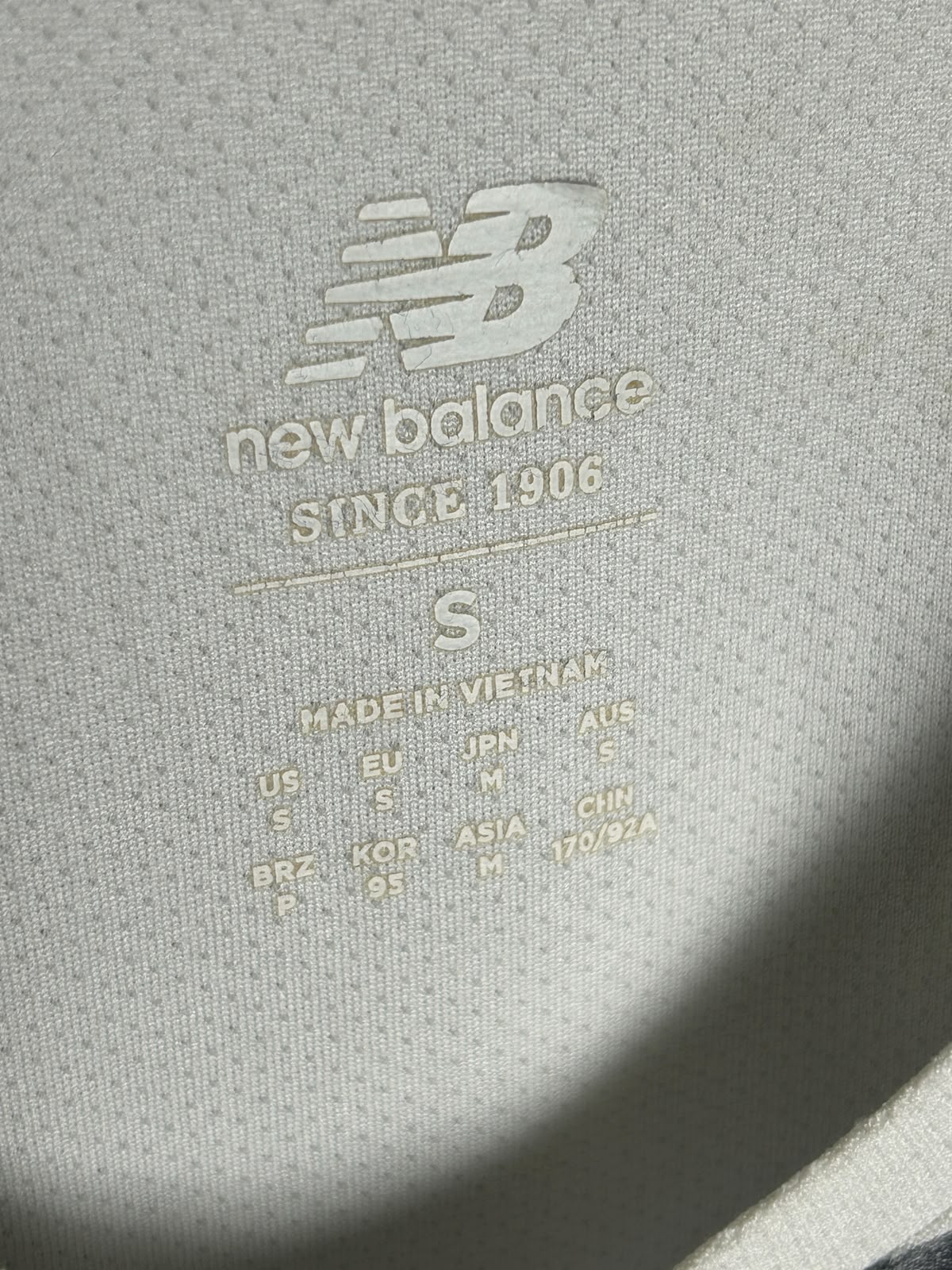 New Balance White Round Neck - Small