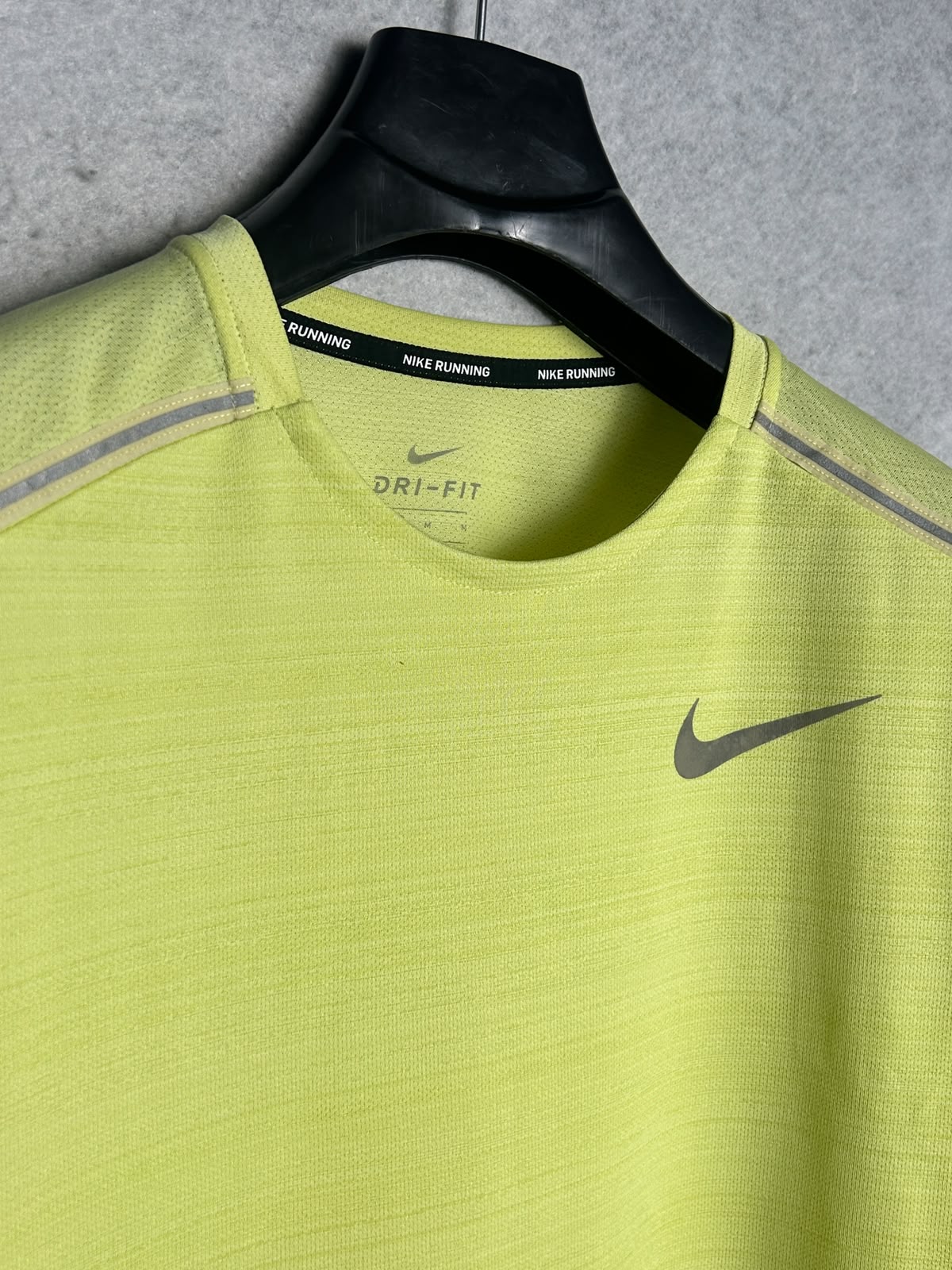 Nike Dri Fit Yellow - Medium