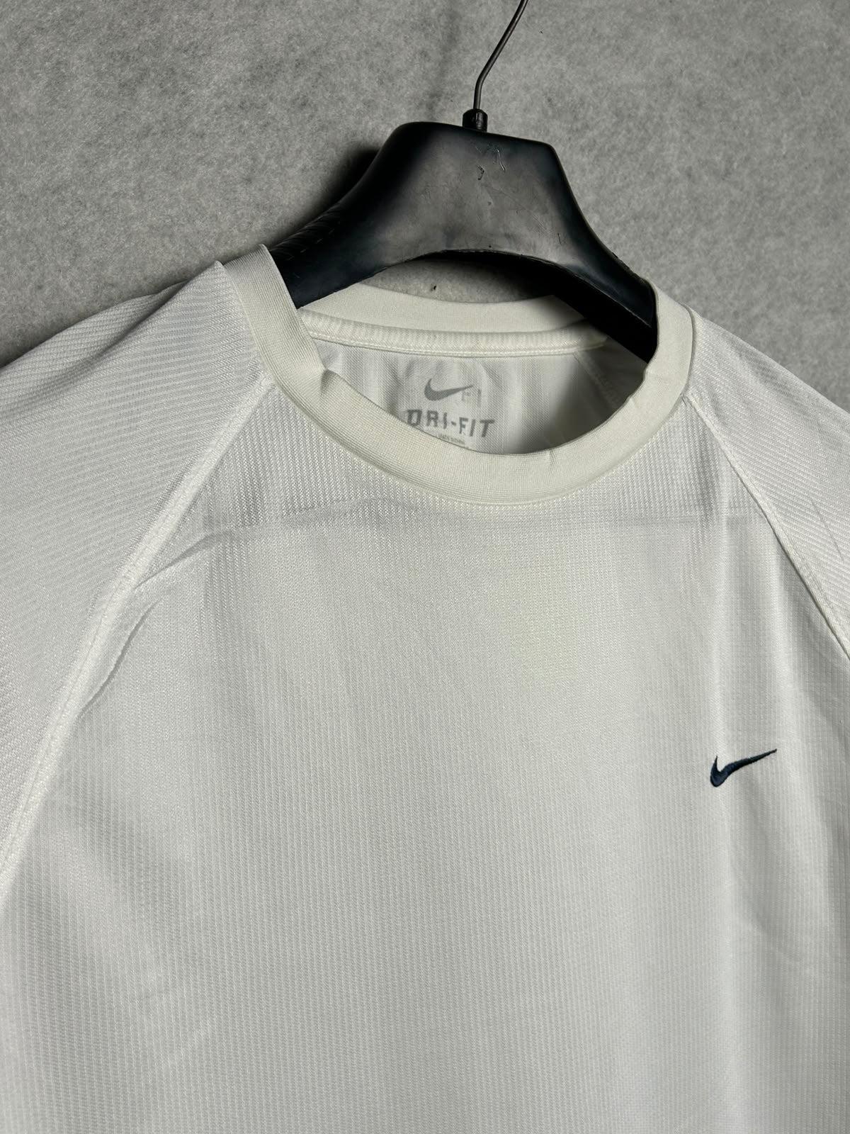 Nike White Dri Fit Round Neck - Large