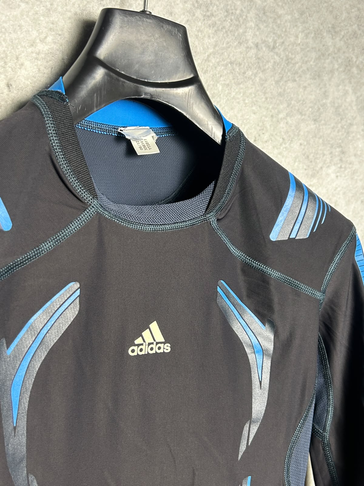 Adidas Techfit Black And Blue - Large