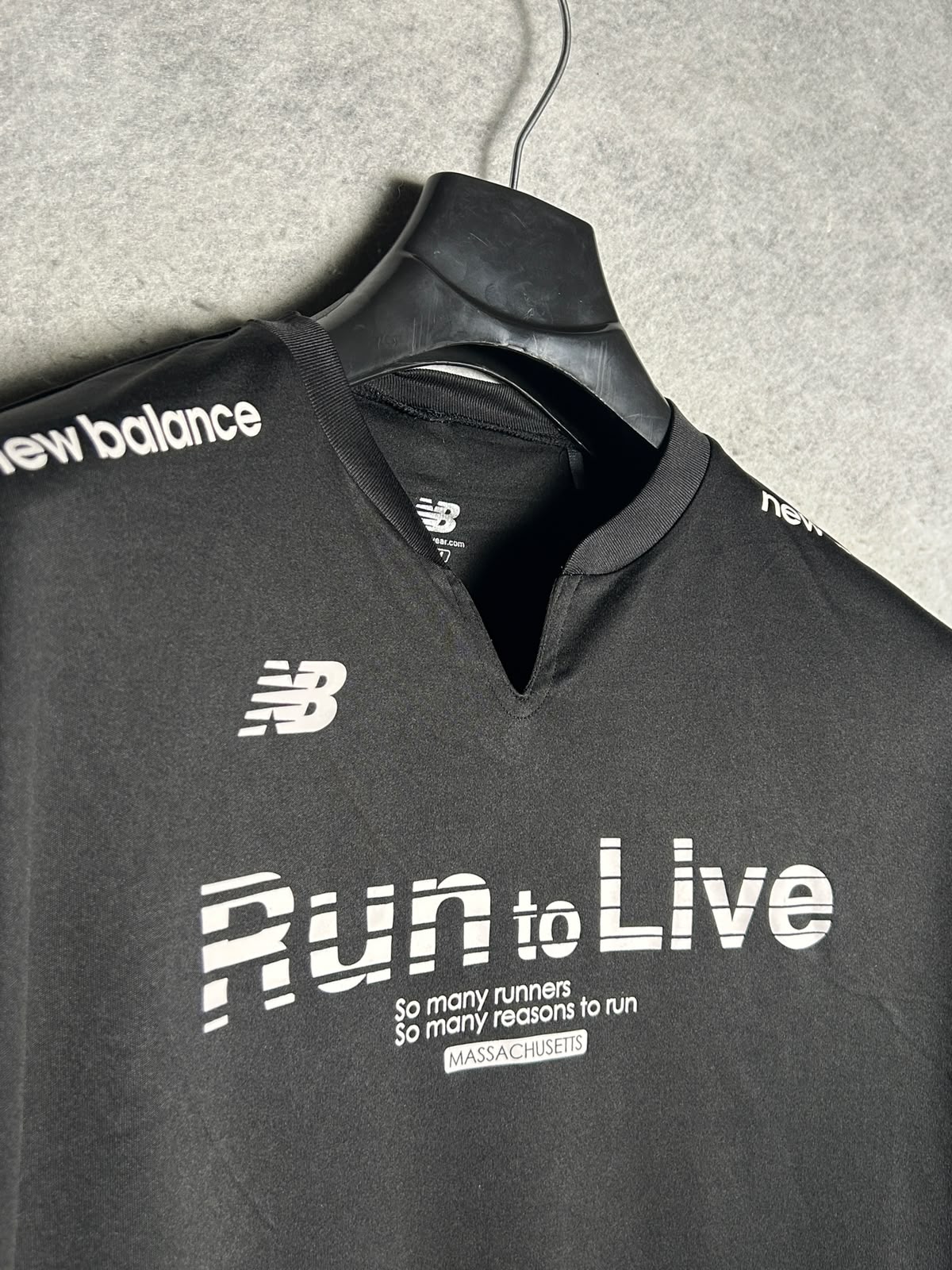 New Balance Big Logo Run to Live Black Round Neck - Medium