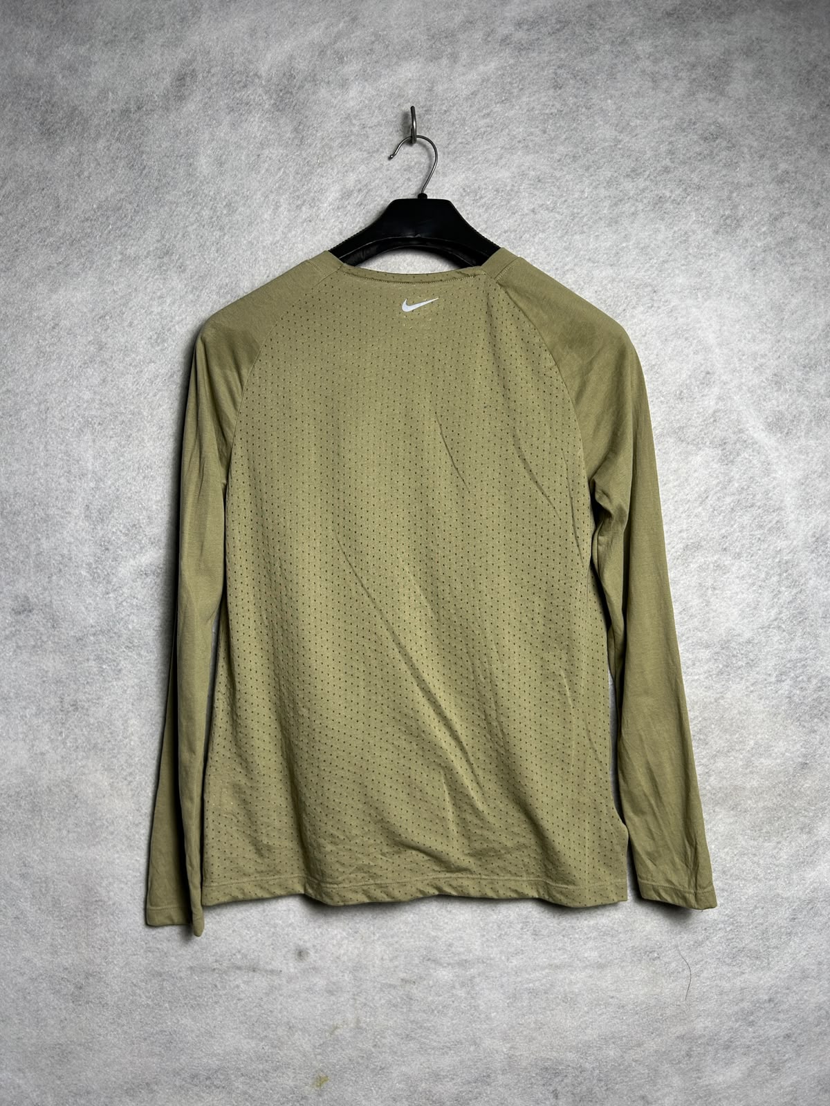 Nike Running Dri Fit Round Neck Full Sleeves - Medium