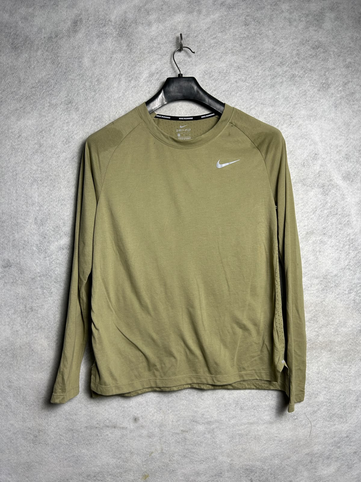 Nike Running Dri Fit Round Neck Full Sleeves - Medium