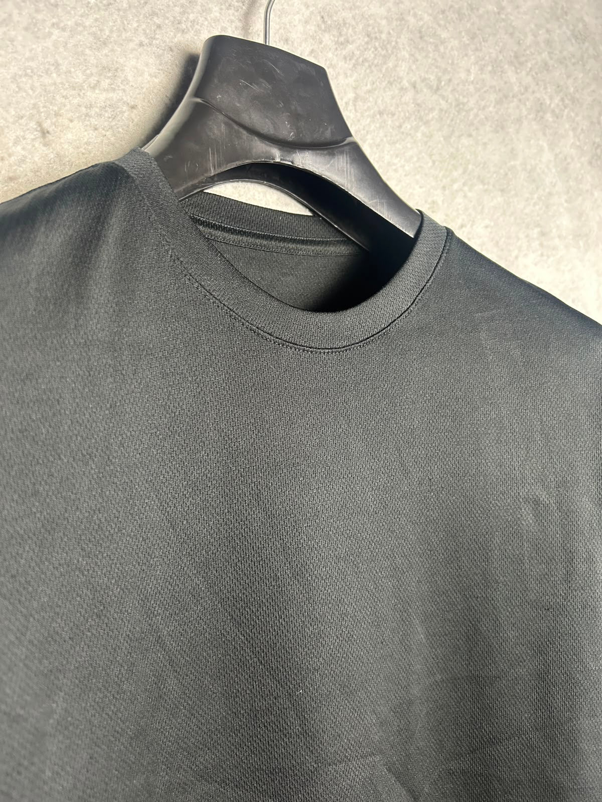 Women Black Round Neck - Medium