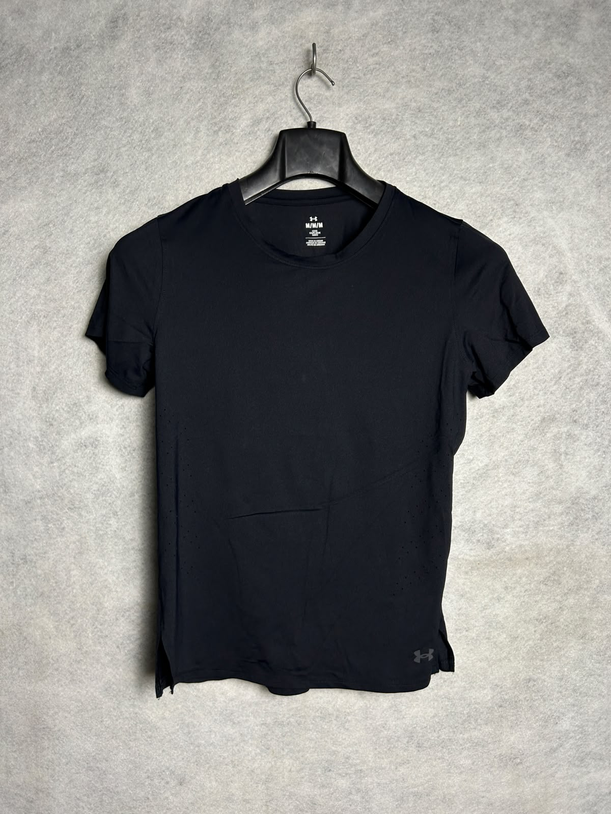 Under Armour Black Round Neck - Medium