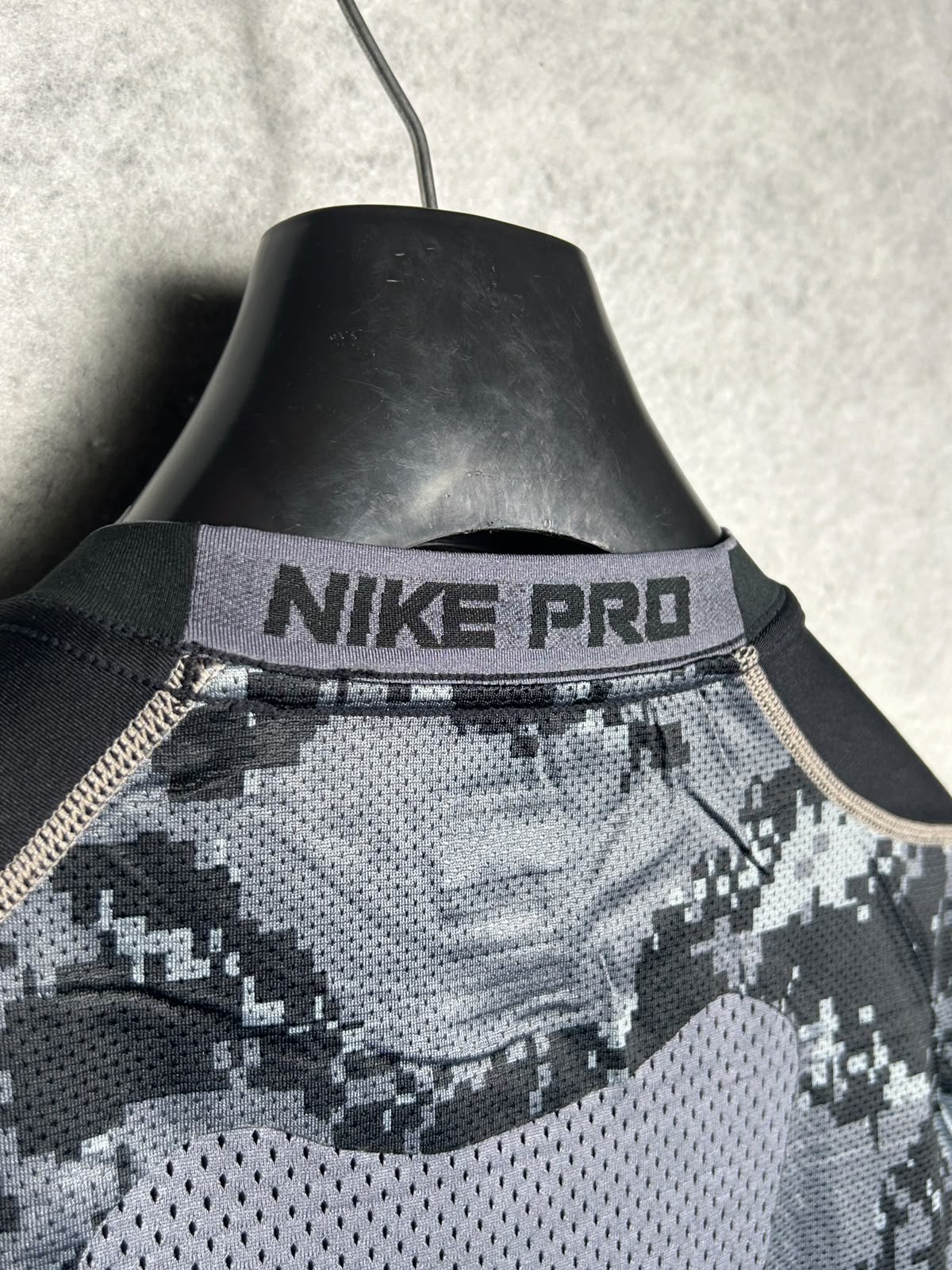 Nike Pro Black Round Neck - Medium