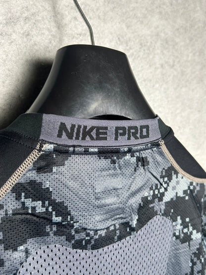 Nike Pro Black Round Neck - Medium