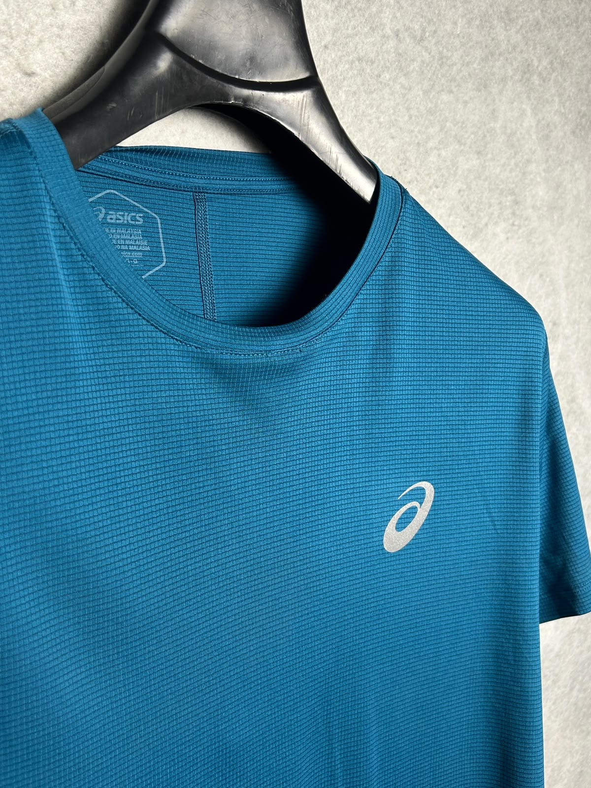 Asics Blue Round Neck - Large