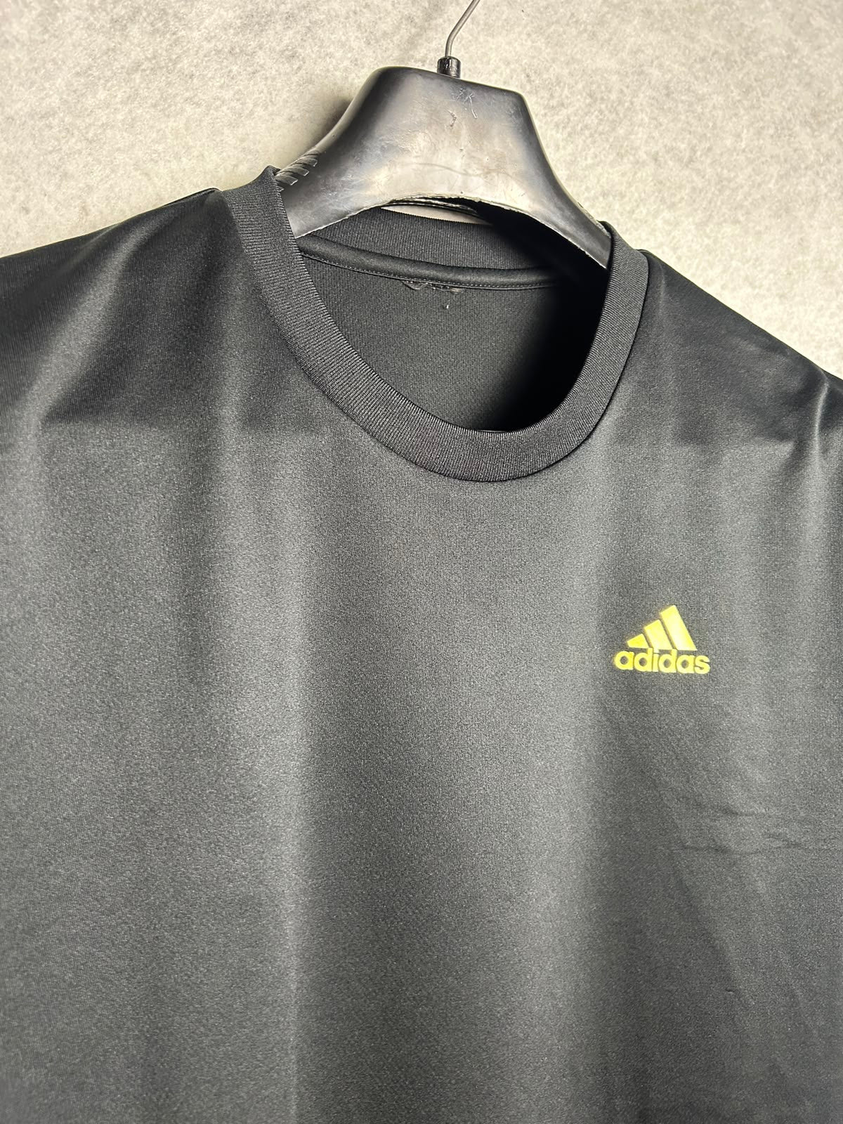 Adidas Black Round Neck - Small