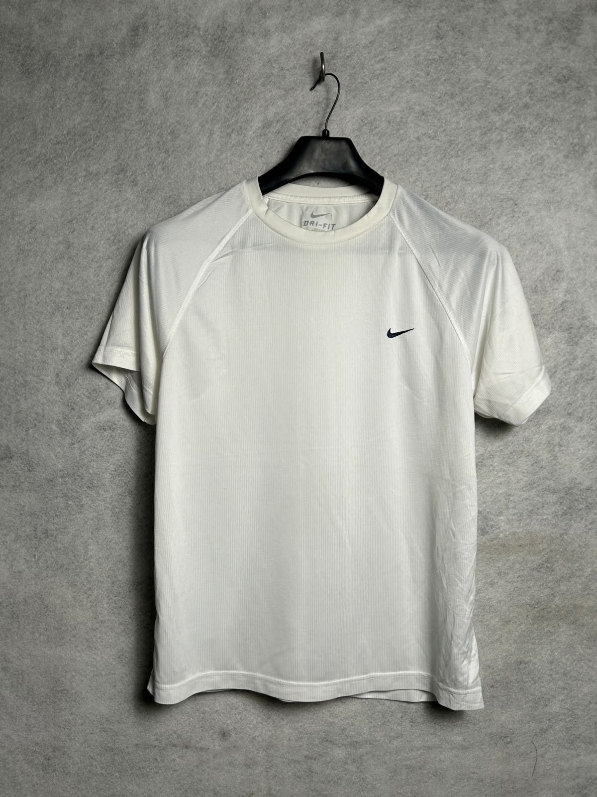 Nike White Dri Fit Round Neck - Large