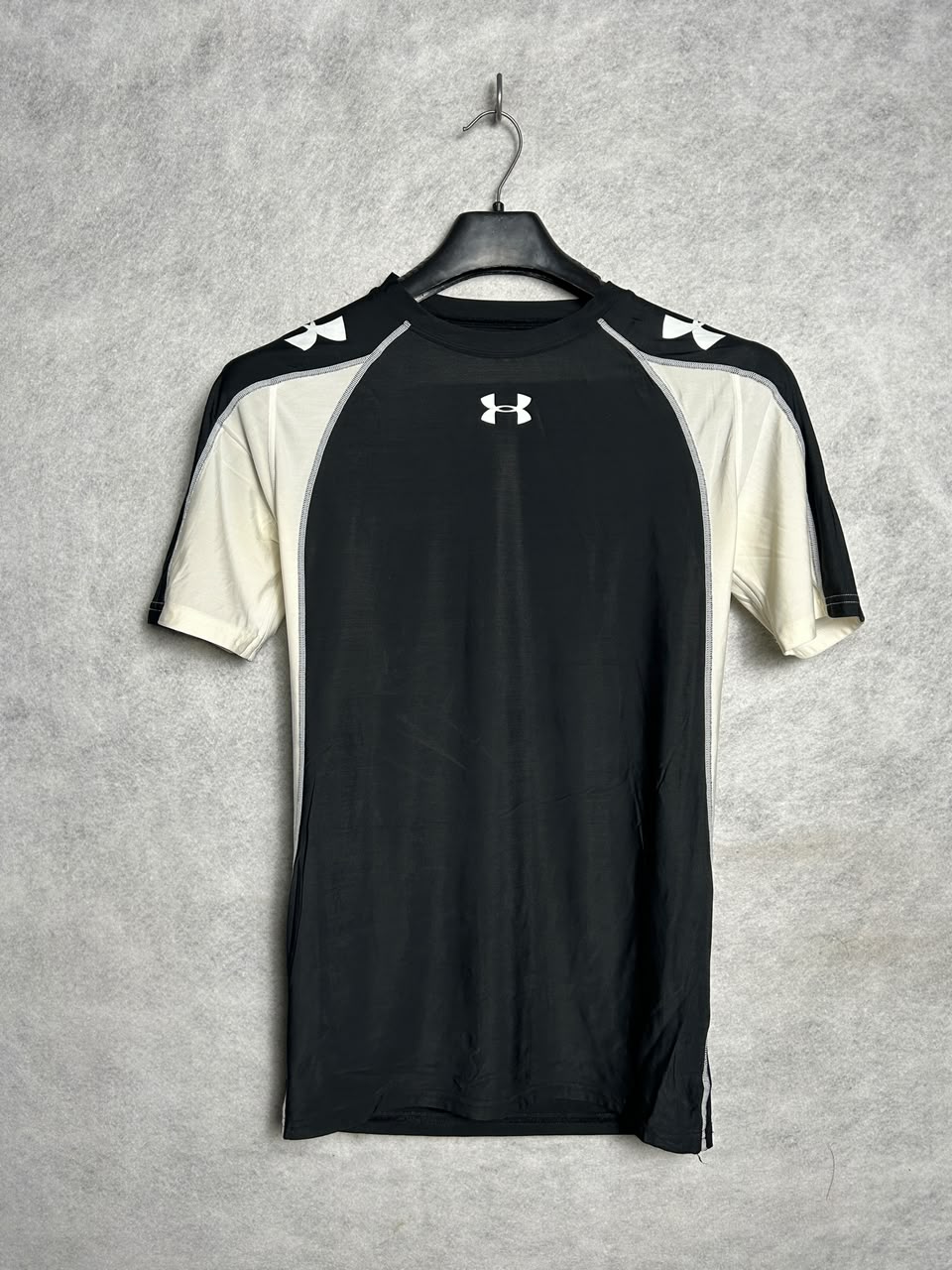 Under Armour - Large