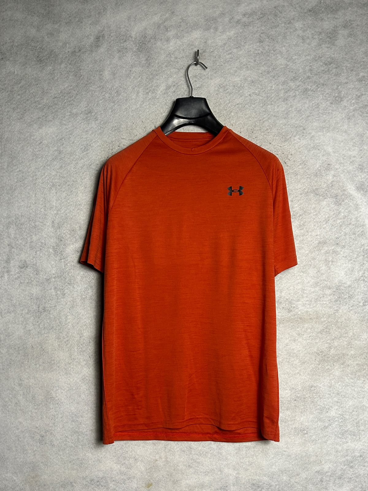 Under Armour Heat Gear Red Round Neck - Medium