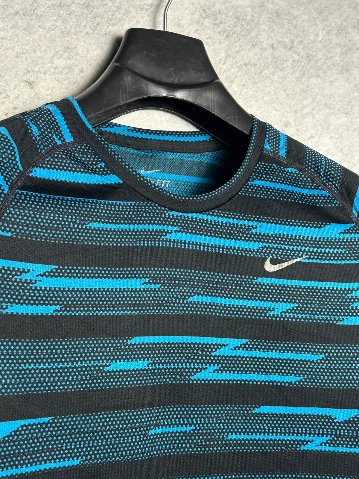 Nike Dri Fit Textured Round Neck - Small