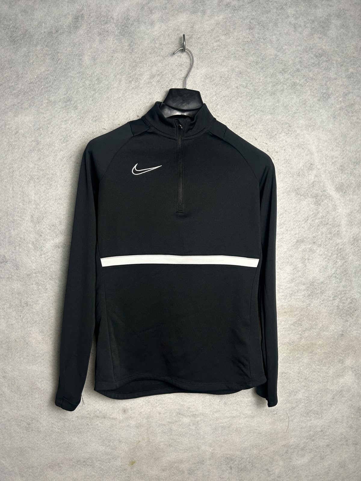 Nike Black Full Sleeves Half Zip - Medium
