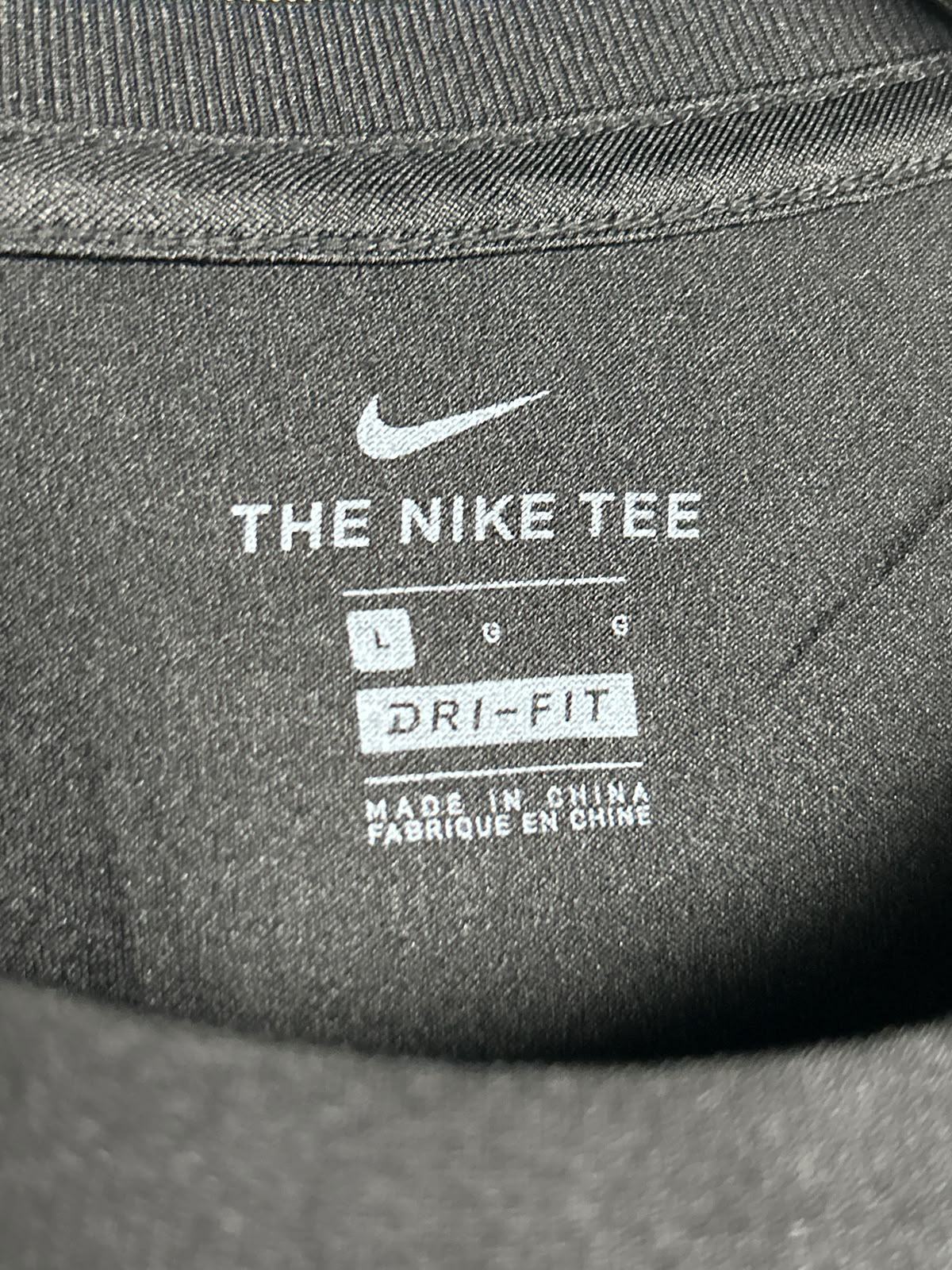 The Nike Tee Black Round Dri Fit - Large