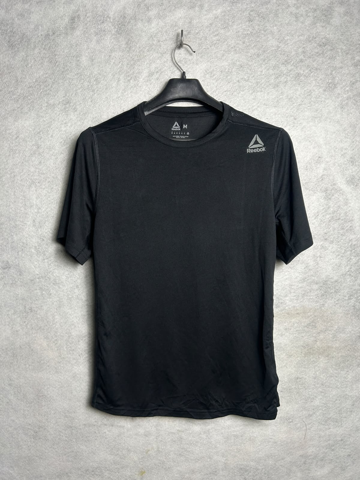 Reebok Black Round Neck - Medium