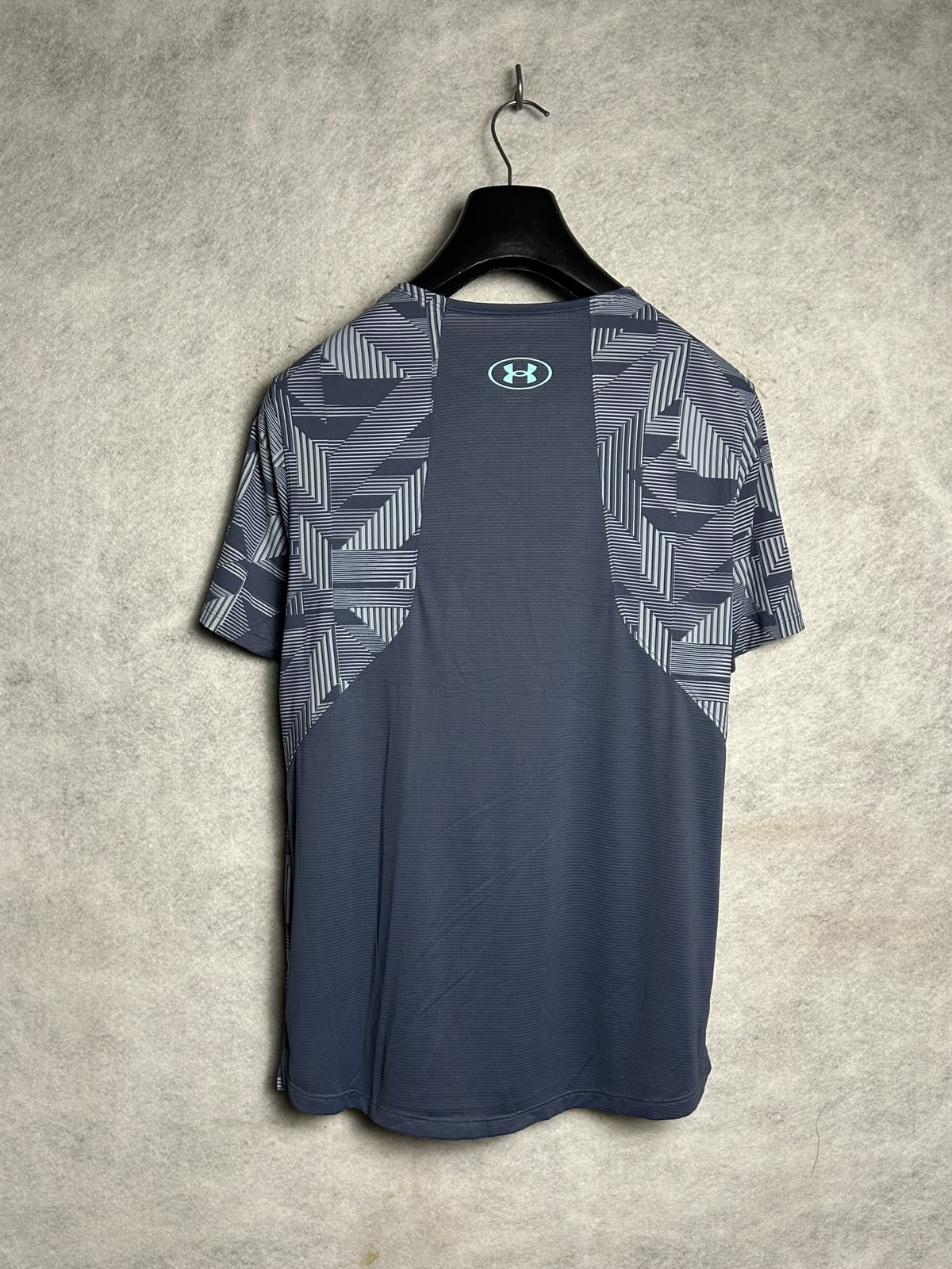 Under Armour Printed Round Neck - Medium