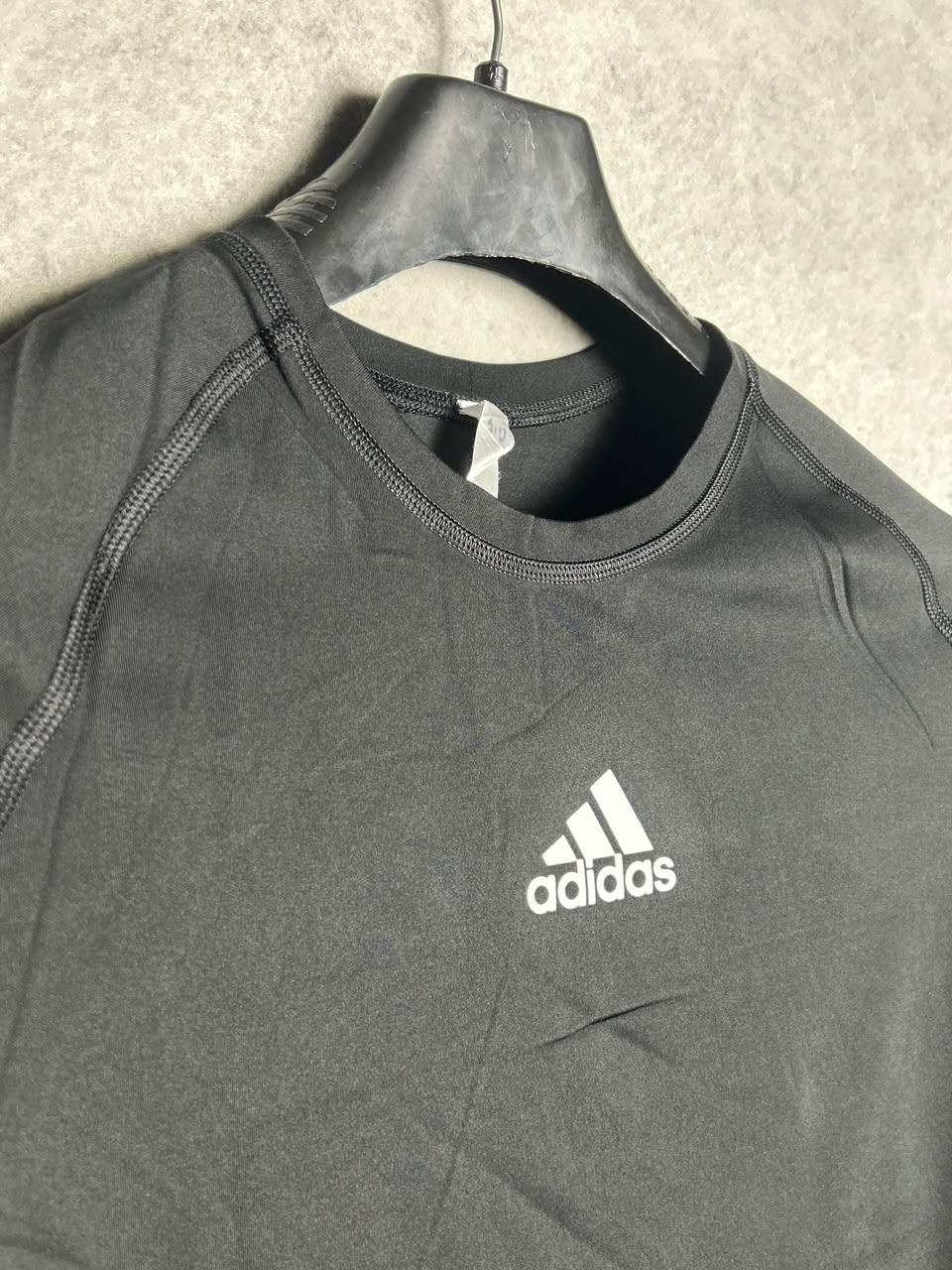 Adidas Black Round Neck - Large