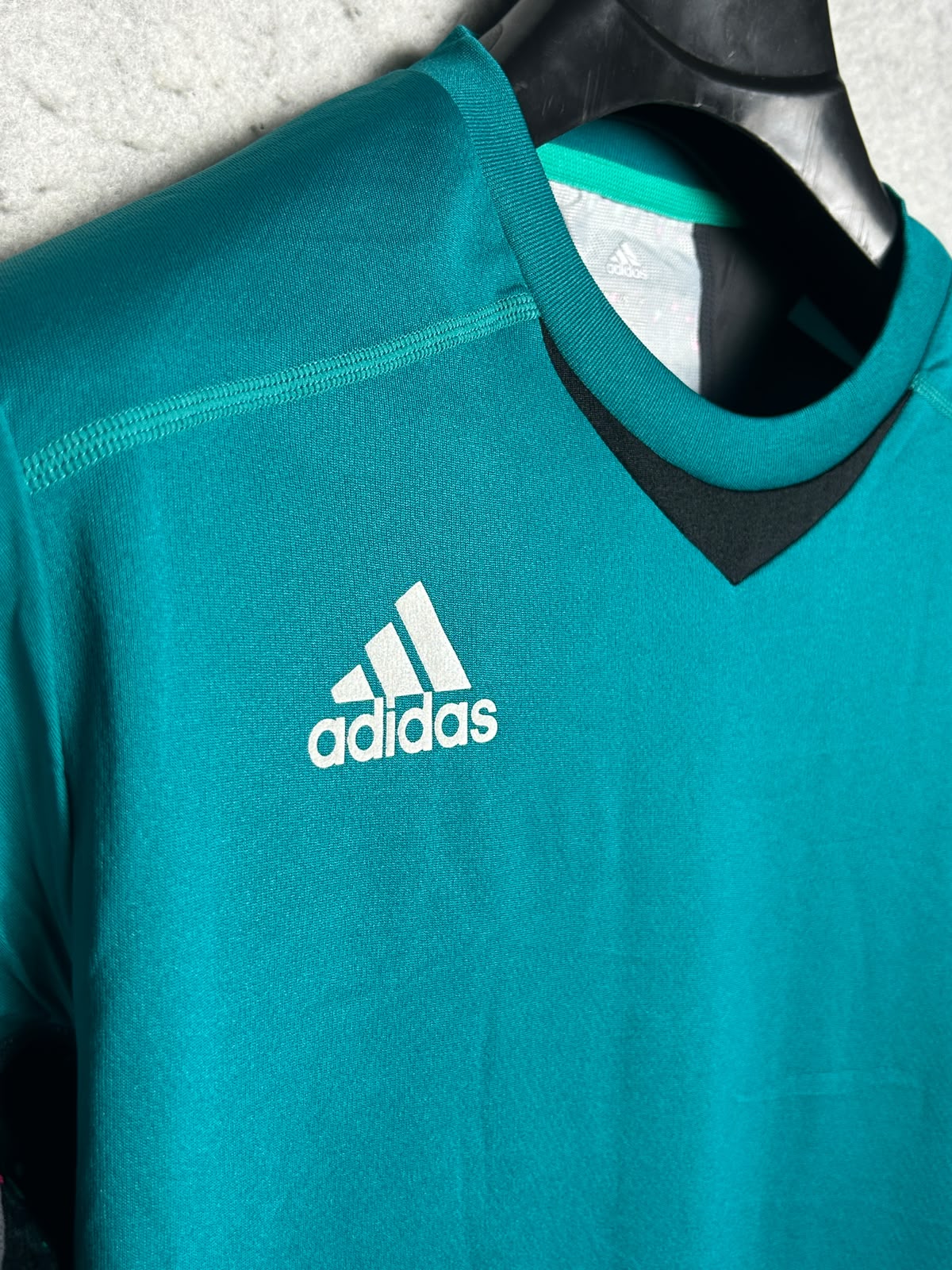 Adidas Climalite Round Neck - Large