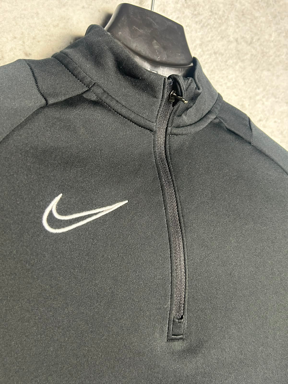 Nike Black Full Sleeves Half Zip - Medium