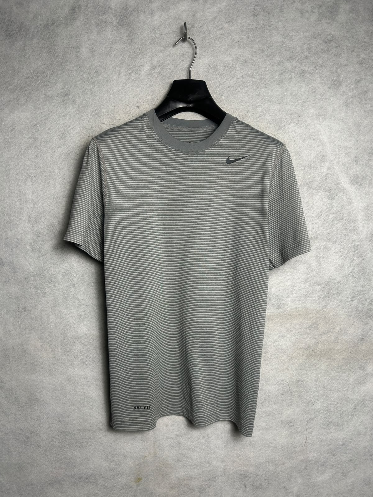 Nike Dri Fit Grey Round Neck - Small