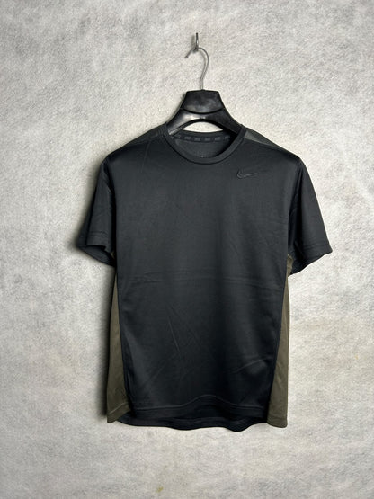 Nike Black Round Neck - Medium