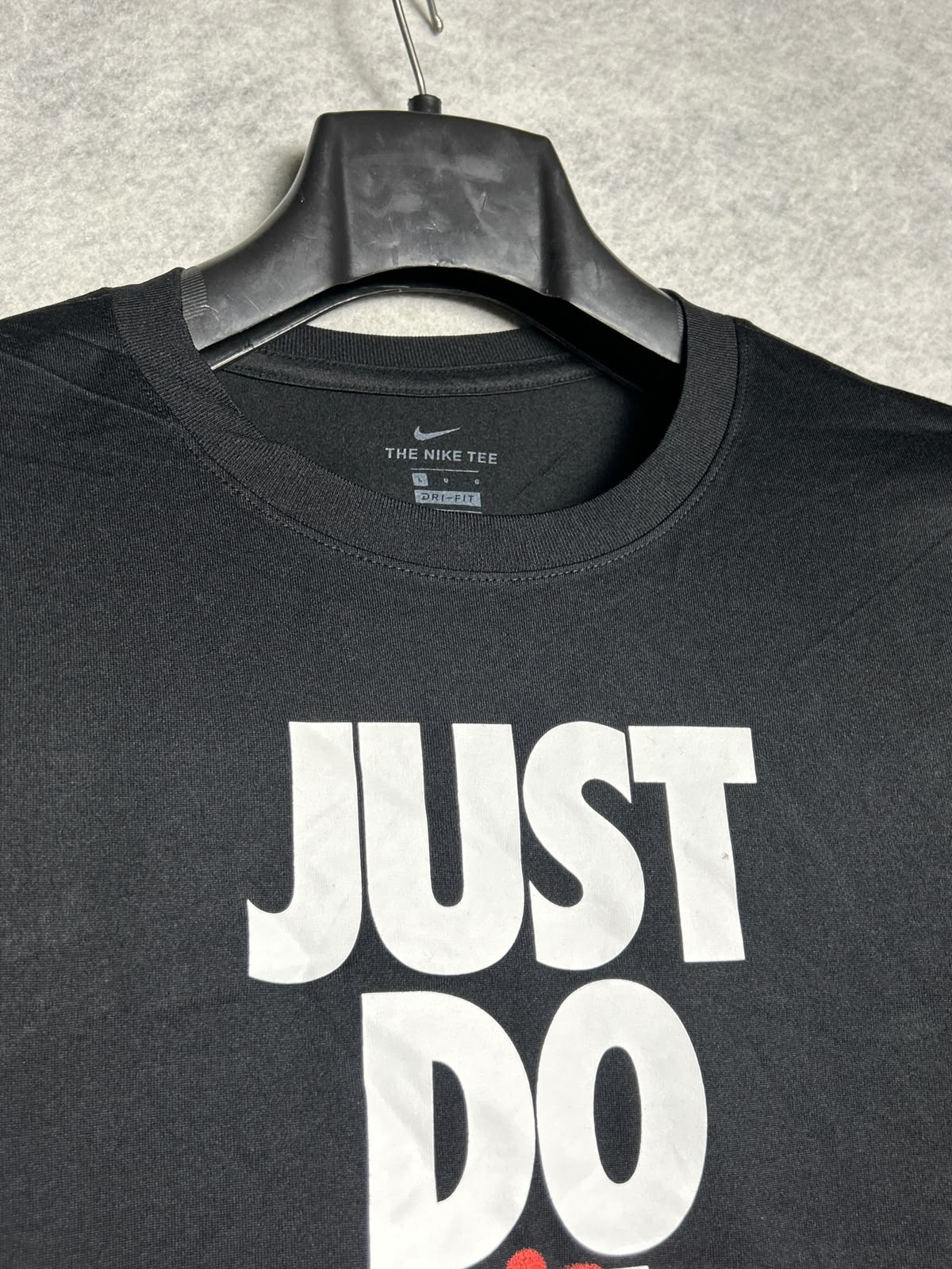 The Nike Tee Black Round Dri Fit - Large