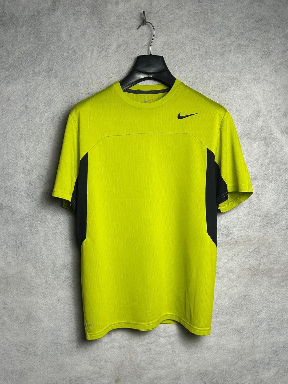 Nike Dri Fit Rond Neck - Large