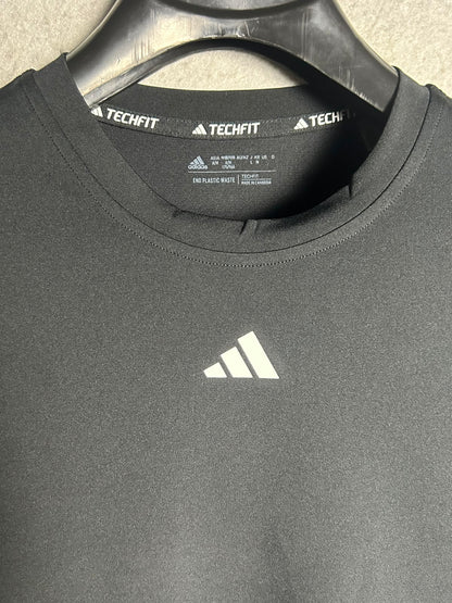 Adidas Techfit Black Full Sleeves Round Neck - Medium