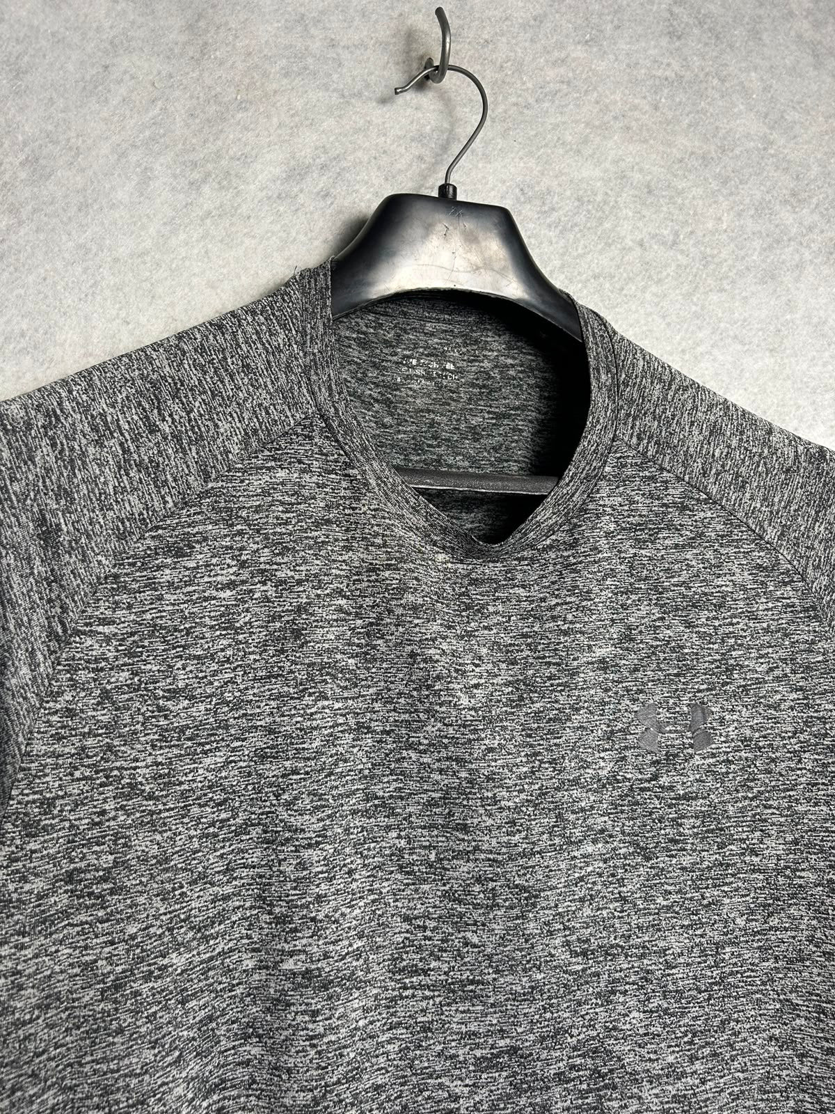 Under Armour Grey Round Neck - Large