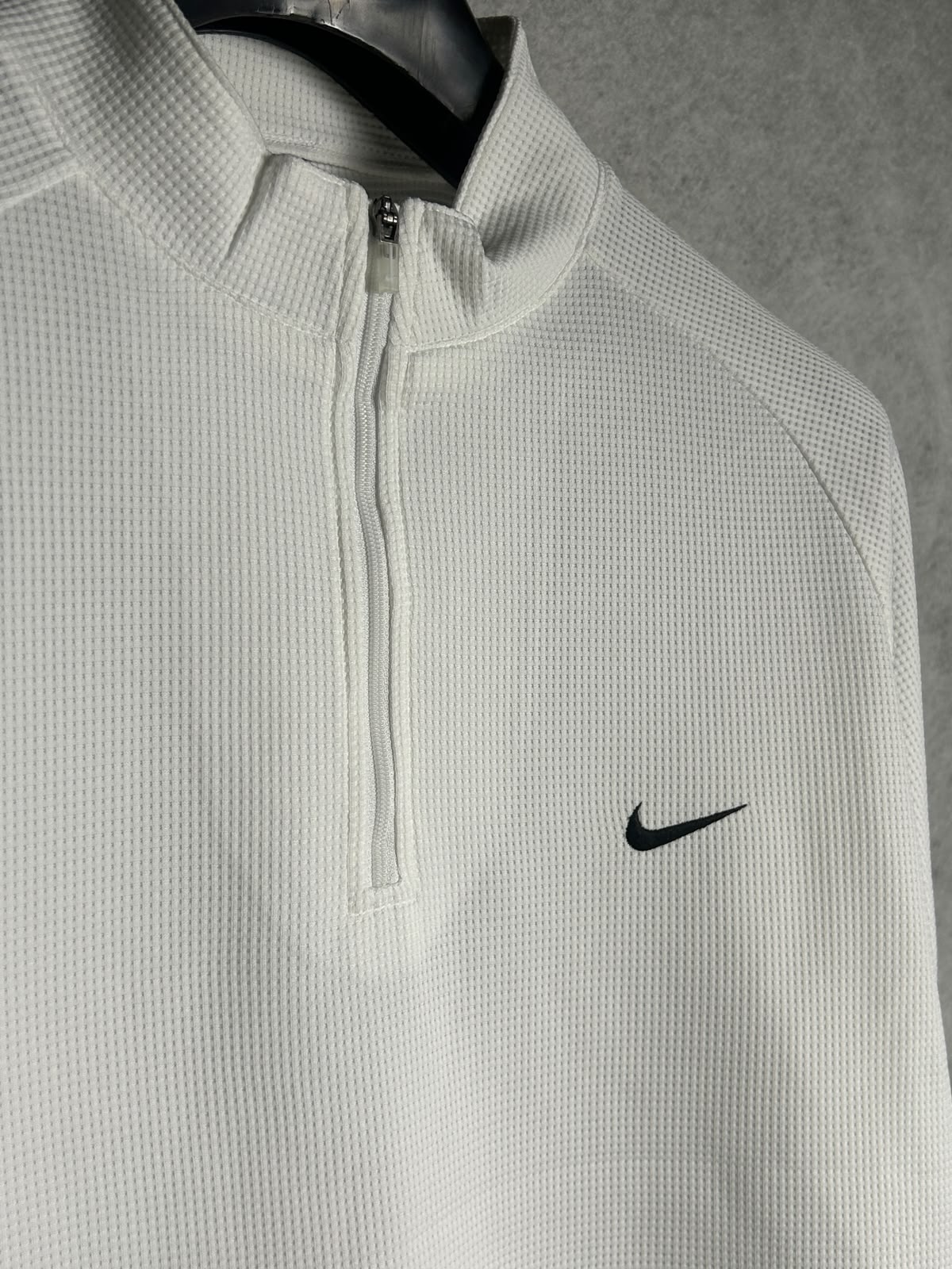 Nike White Full Sleeves Half Zip - Medium