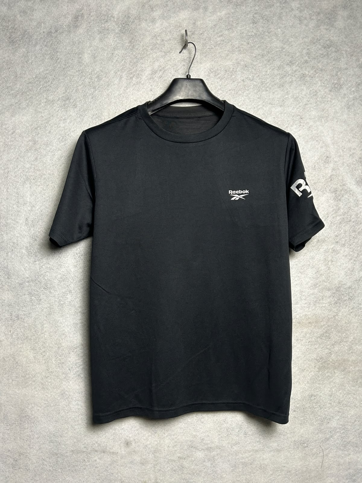 Reebok Black Round Neck - Large